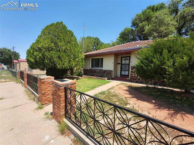 515 GRANT AVE, LA JUNTA, CO 81050, photo 1 of 30