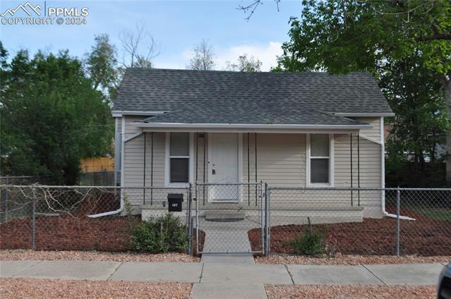 607 MAPLE ST, COLORADO SPRINGS, CO 80903, photo 1 of 15