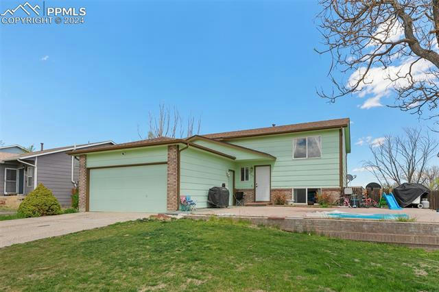 604 WHEAT FIELD RD, FOUNTAIN, CO 80817, photo 1 of 31